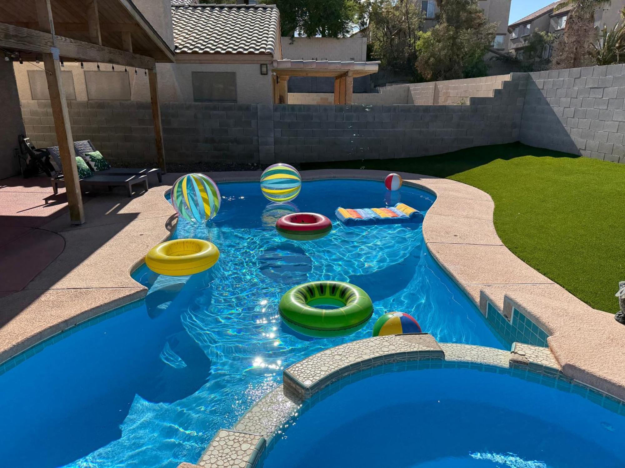 Pool House Newly Remodeled 3bed 3bath Near Dt Summerlin And Red Rock Villa Las Vegas