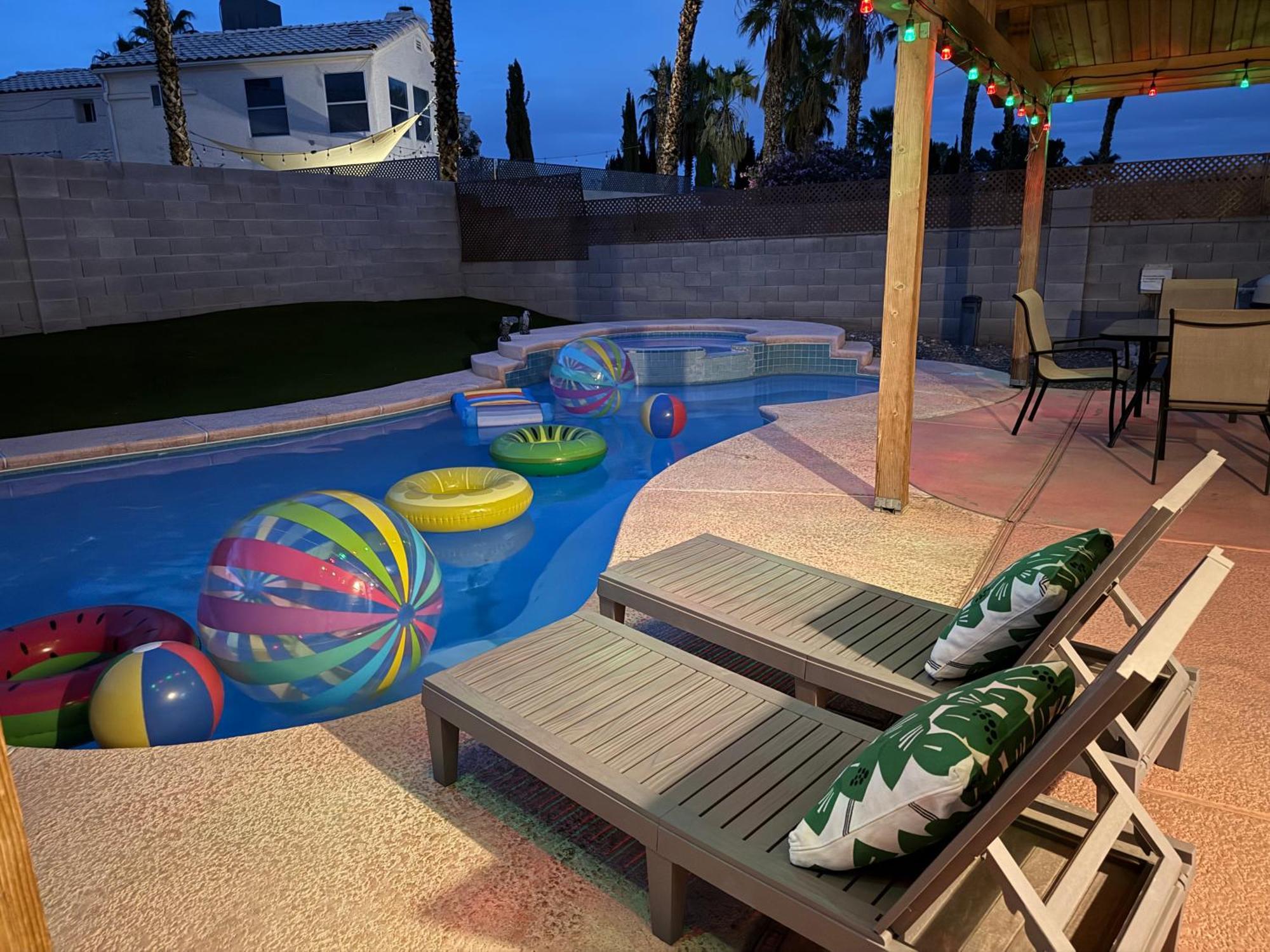 Pool House Newly Remodeled 3bed 3bath Near Dt Summerlin And Red Rock *